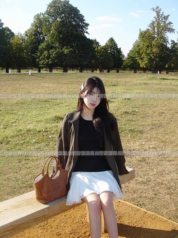 미우미우아이비가죽백  20260820 131158 023.jpg