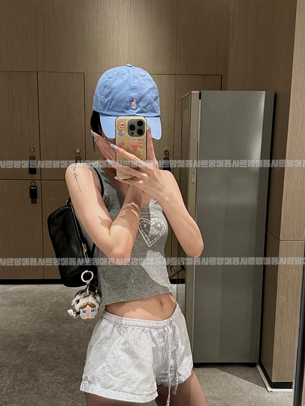 미우미우나파가죽파우치  20260820 141519 002.jpg