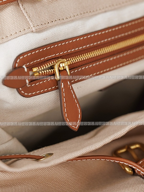 미우미우캔버스가죽백팩  20260820 143131 024.jpg