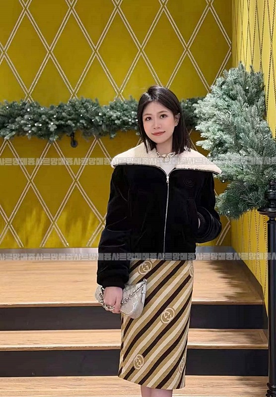 구찌GG엠블럼스몰숄더백  20260825 134343 002.jpg
