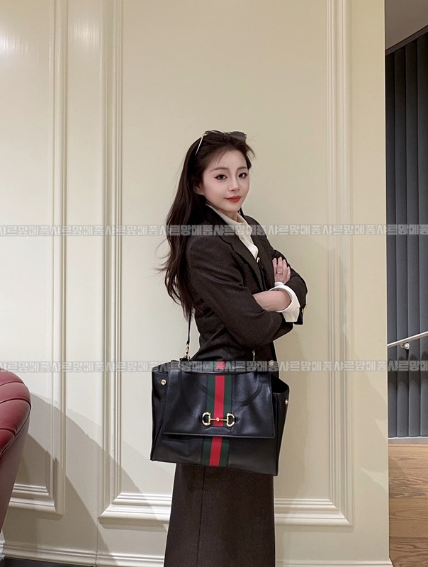 구찌파파라초라지탑핸들백  20260829 130916 013.jpg