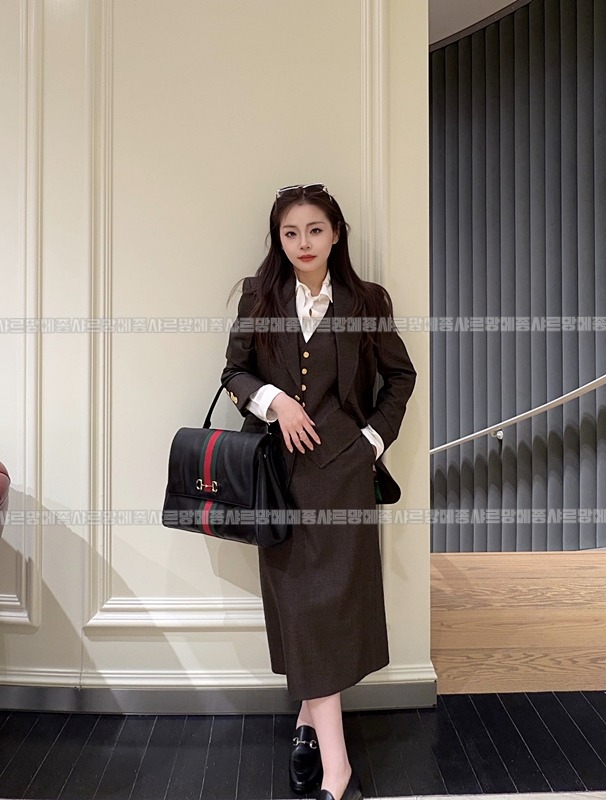 구찌파파라초라지탑핸들백  20260829 130917 016.jpg