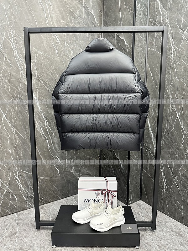 몰클레어시탈라쇼트다운재킷   20260915 141645 006.jpg