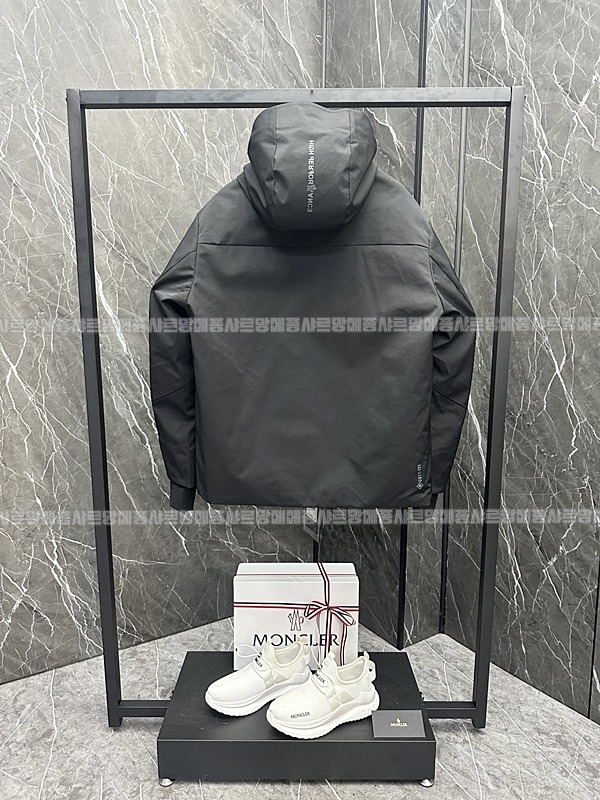 남성몽클레어그래노블주멜레스후드재킷   20260916 155016 009.jpg