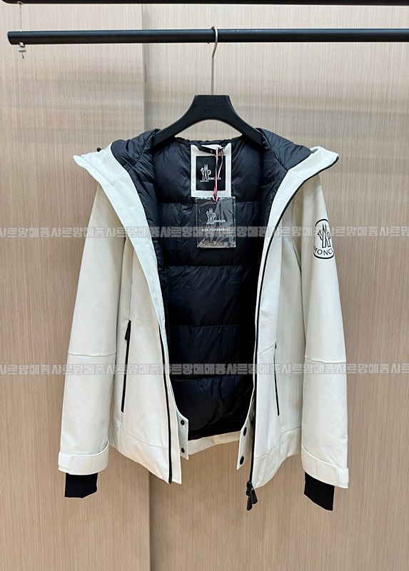 남성몽클레어그래노블레코   20260916 161208 023.jpg
