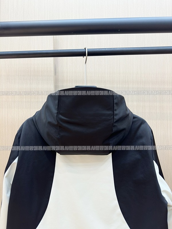 남성몽클레어그래노블레코   20260916 161213 053.jpg