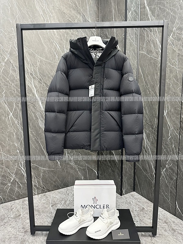 남성몽클레어마데이라후드쇼트다운재킷   20260917 151430 007.jpg