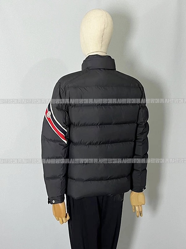 남성몽클레어솔라얀숏다운자켓   20260917 170546 018.jpg