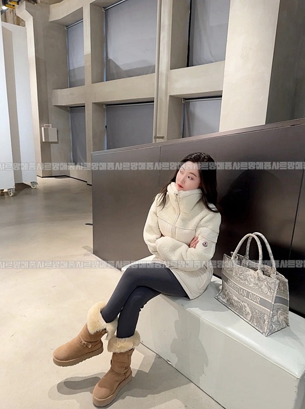 여성몽클레어에스코쇼트다운자켓   20260919 144657 007.jpg