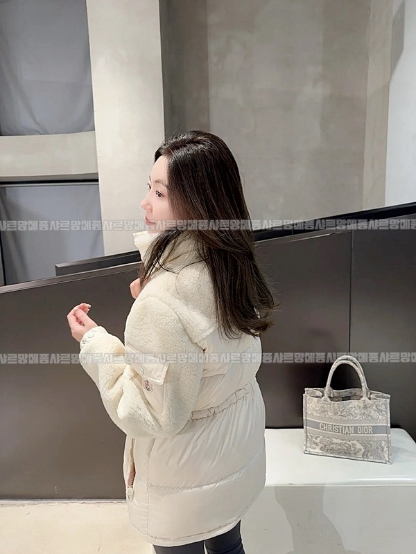 여성몽클레어에스코쇼트다운자켓   20260919 144657 009.jpg