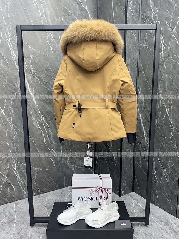 여성몽클레어그래노블라플랑스후드다운스키재킷  20260921 102946 017.jpg
