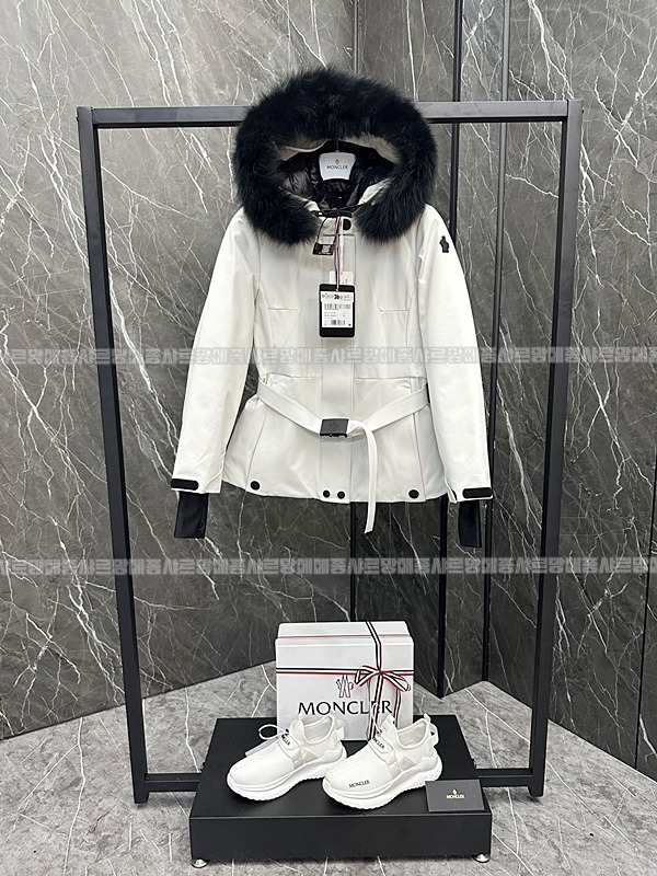 여성몽클레어그래노블라플랑스후드다운스키재킷  20260921 102946 019.jpg