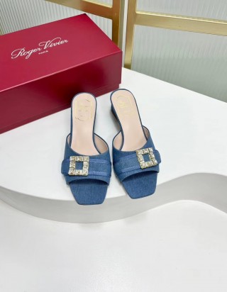 R/V 트레 비비에 스트라스버클 뮬