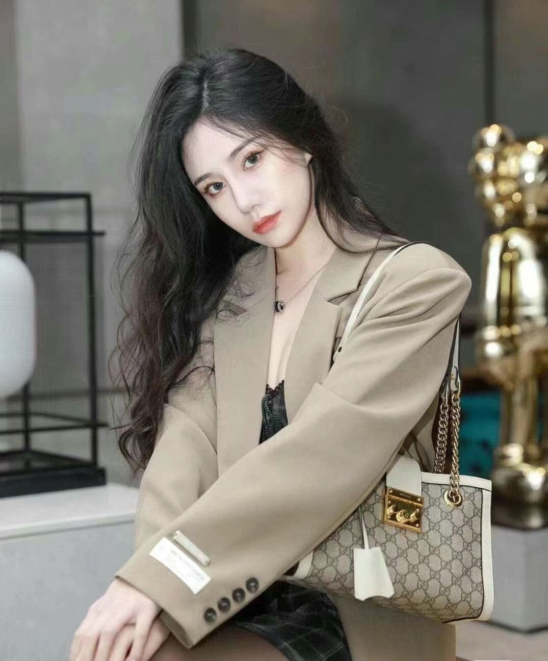 구찌 GG패드락 숄드백 스몰