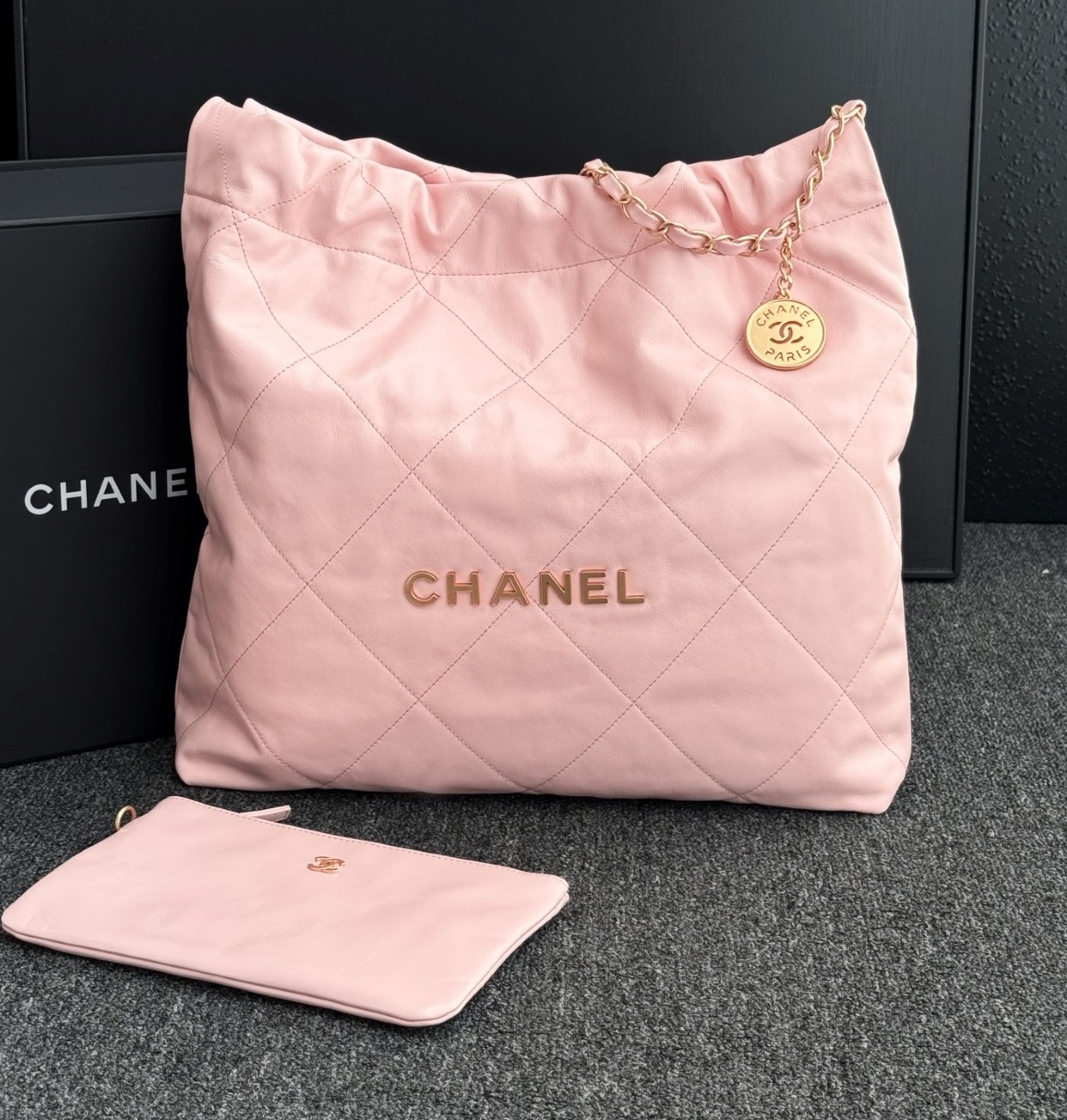 샤넬22백 연핑크 미디엄