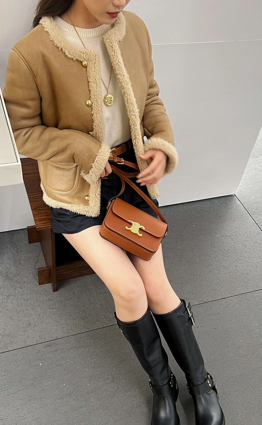 셀린느 미니백 틴 트리옹프백 샤이니 카프스킨