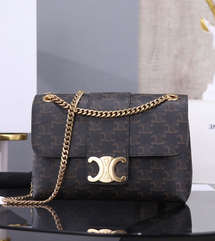 셀린느 미디엄 빅투아르백 서플 카프스킨