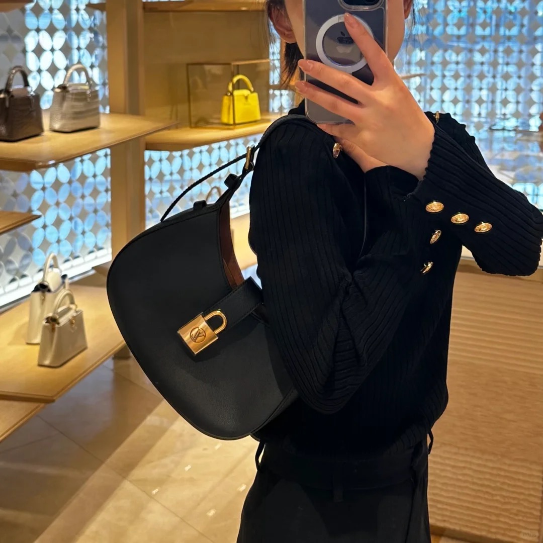 루이비통 로우 키 숄더백