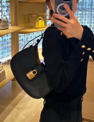 루이비통 로우 키 숄더백