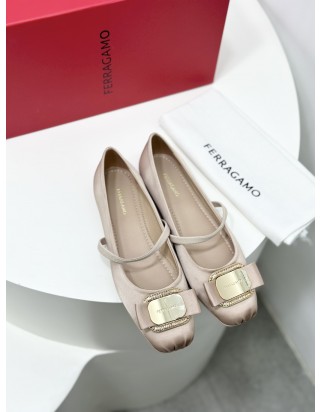 페라가모 뉴 바라 플레이트 발레 플랫