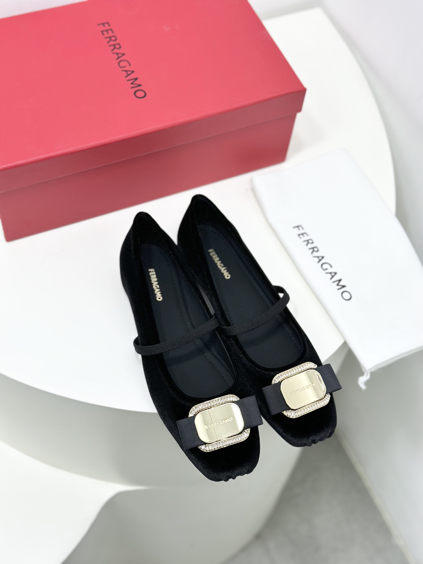 페라가모 메리제인 발레 플랫