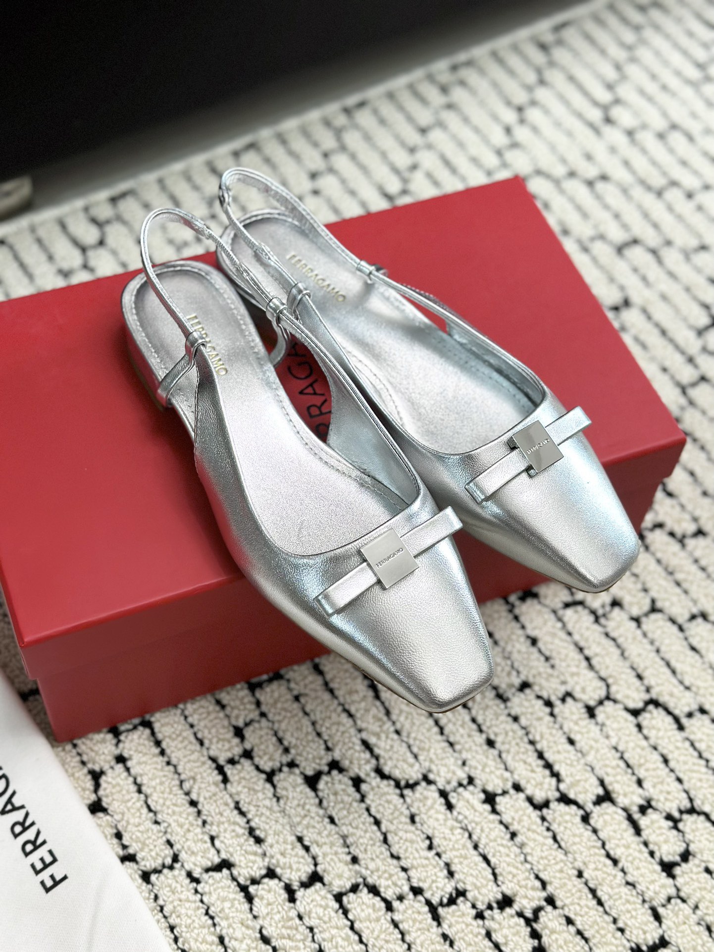 살바토레 페라가모 MARLINA 보우 슬링백