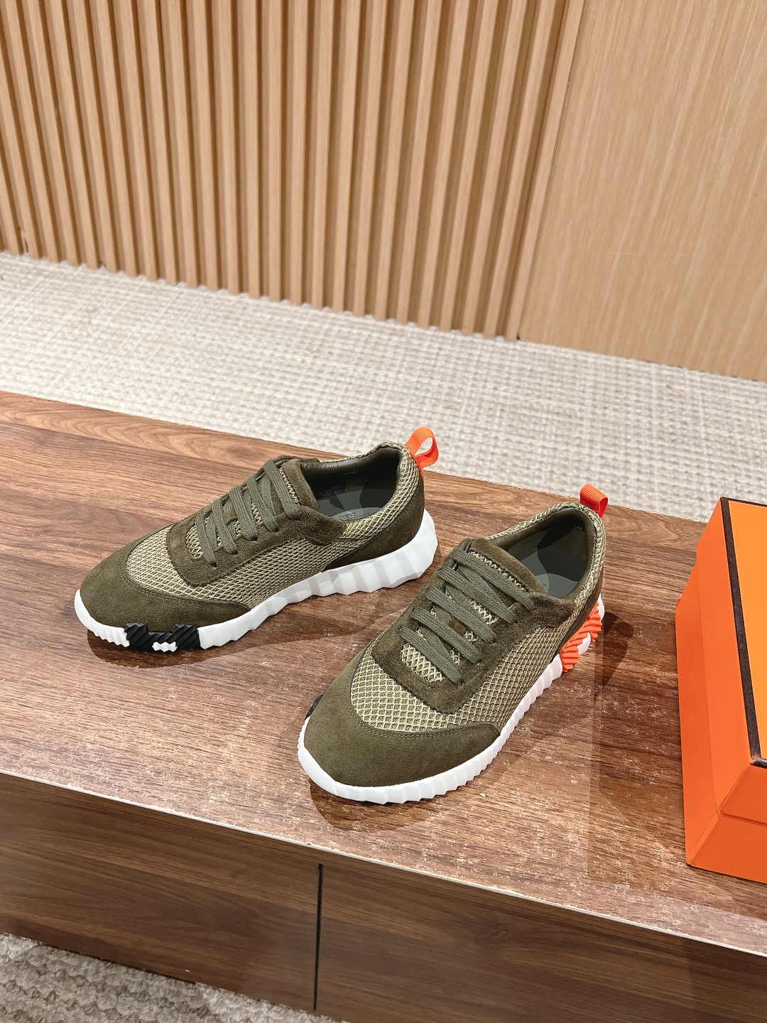 에르메스 여성 바운싱 스니커즈 블랑 메쉬