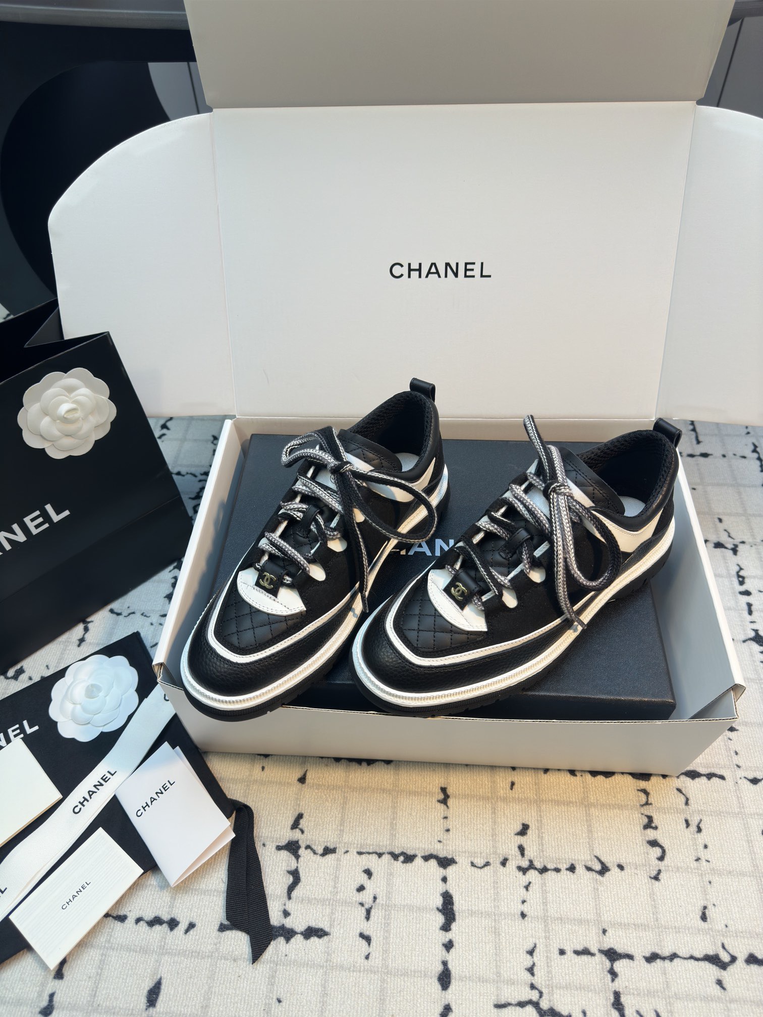 샤넬 스니커즈