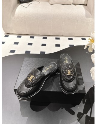 샤넬  CC로고 턴락 퀼팅 뮬 블로퍼