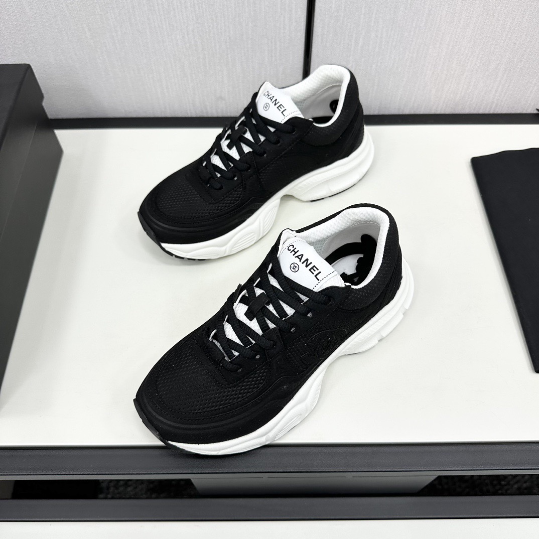 샤넬 스니커즈 샤식스 크루즈 CC 로고