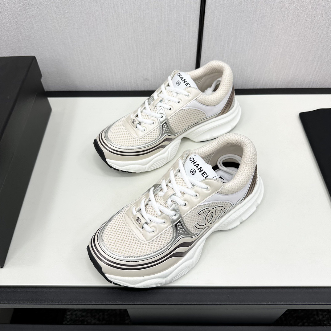 샤넬 스니커즈 샤식스 크루즈 CC 로고