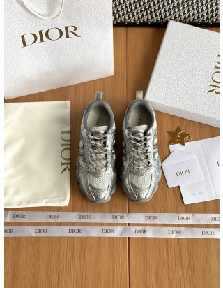 디올 크로노 스니커즈