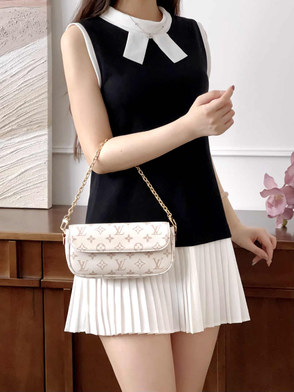 루이비통 월릿 온 체인 아이비 듄