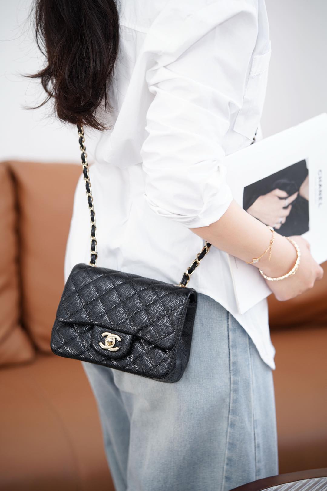 샤넬 클래식 플랩백 쁘띠삭 블랙금장