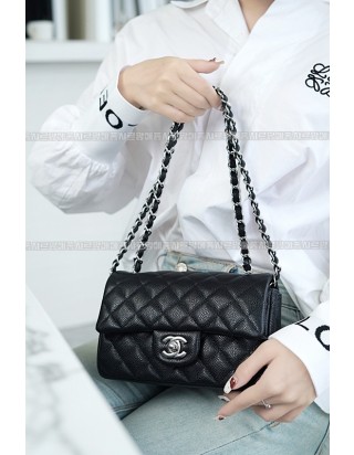 샤넬 클래식 미니 플랩백 블랙은장