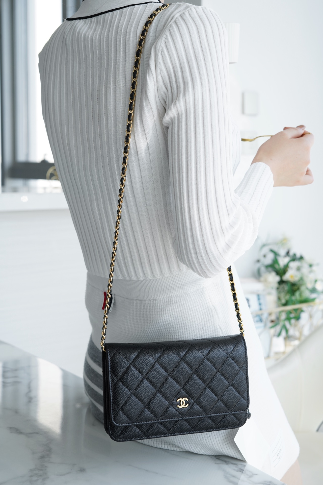 샤넬 클래식 WOC 캐비어 금장