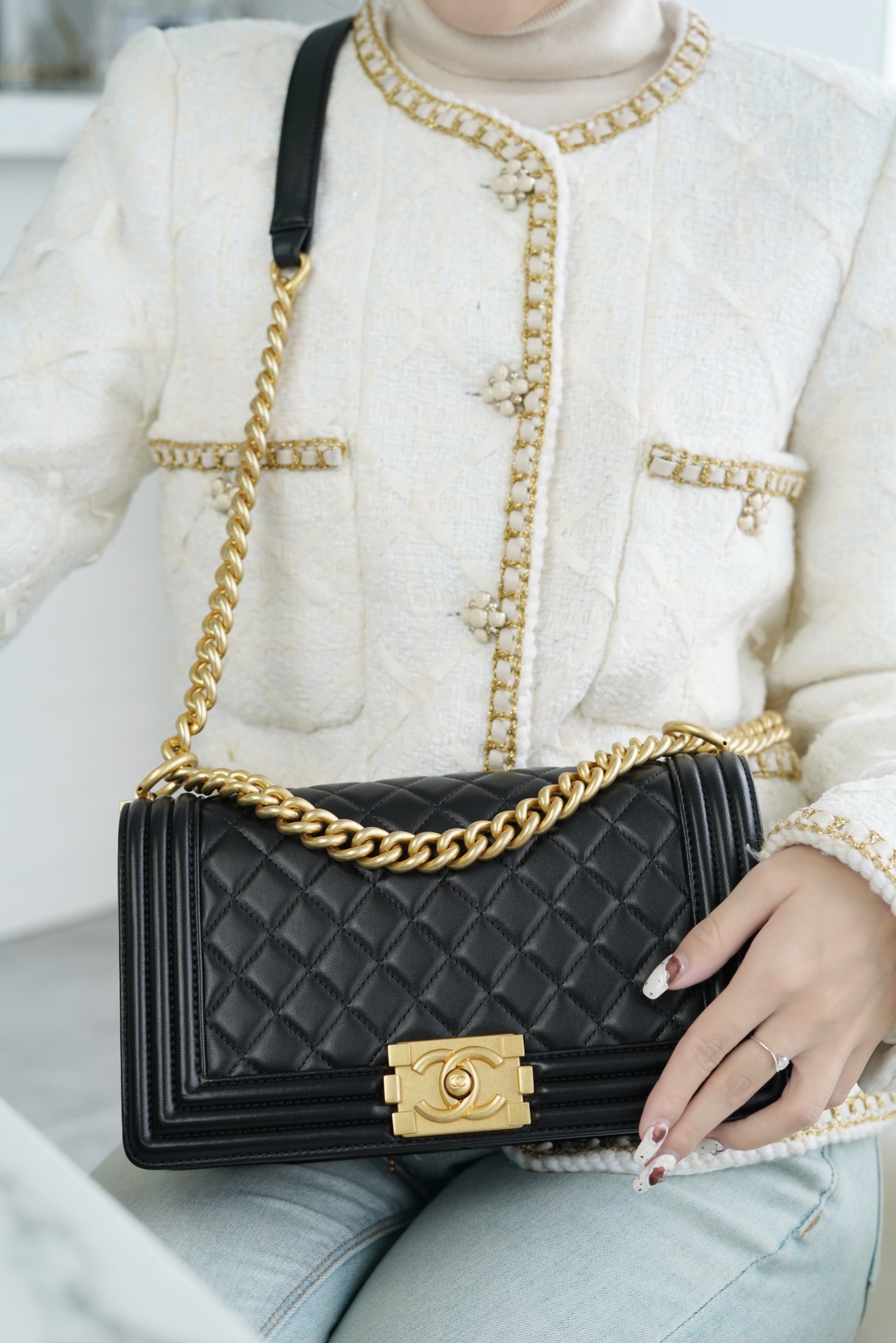 샤넬 르 보이백 미디움 금장