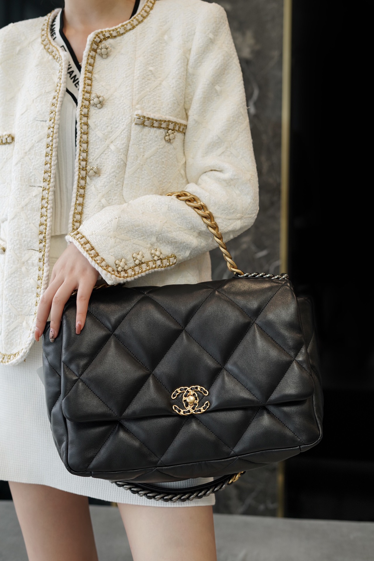 샤넬 19 플랩백 라지