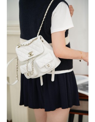 샤넬 24A 듀마백팩 화이트