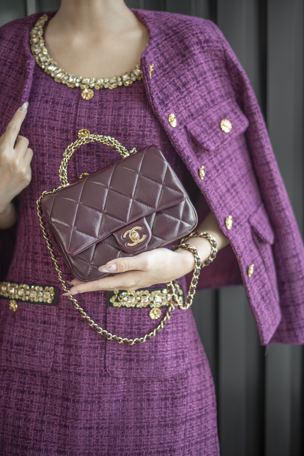 샤넬 24B 체인 핸들 스몰 플랩 백