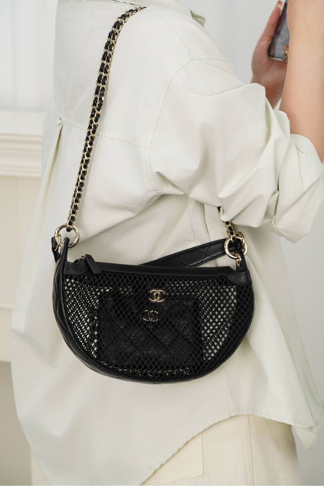 샤넬 메쉬 샤이니 램스킨 체인 호보 백