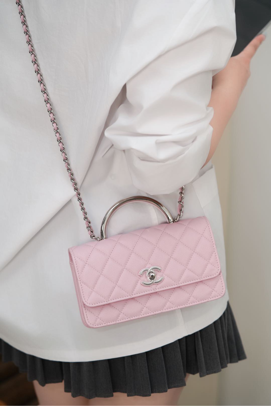 샤넬 탑 핸들 체인 클러치