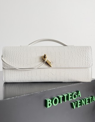 보테가 베네타 크로커다일 안디아모 클러치 백