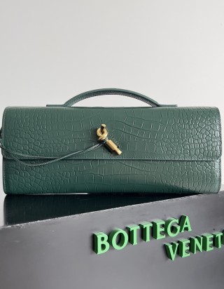 보테가 베네타 크로커다일 안디아모 클러치 백