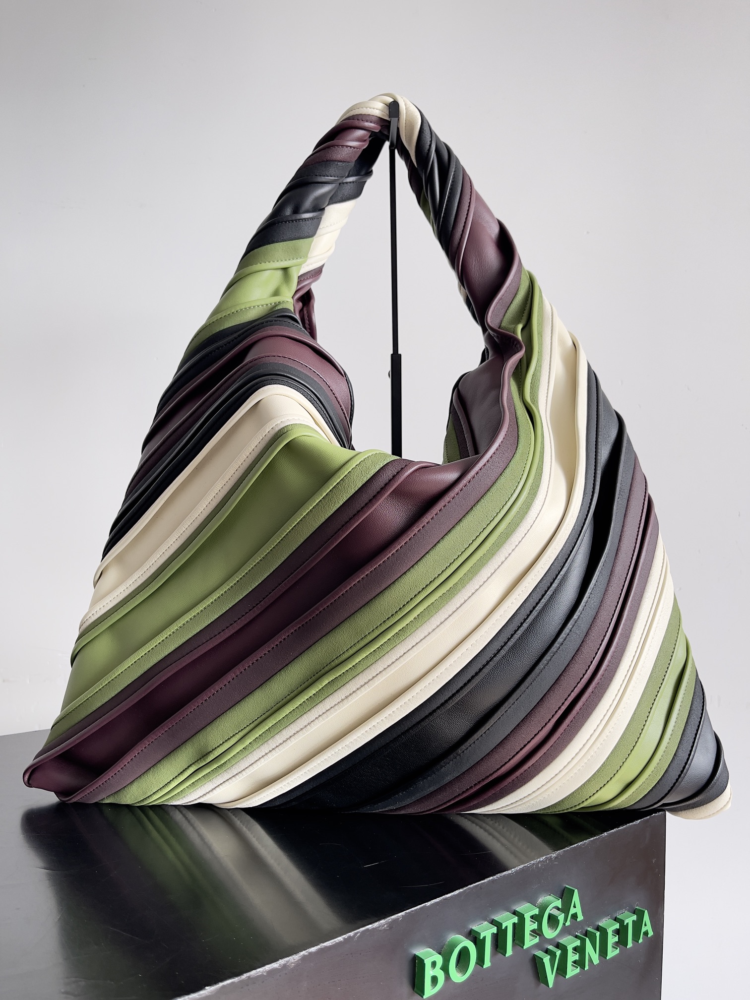 보테가 베네타 라지 홉