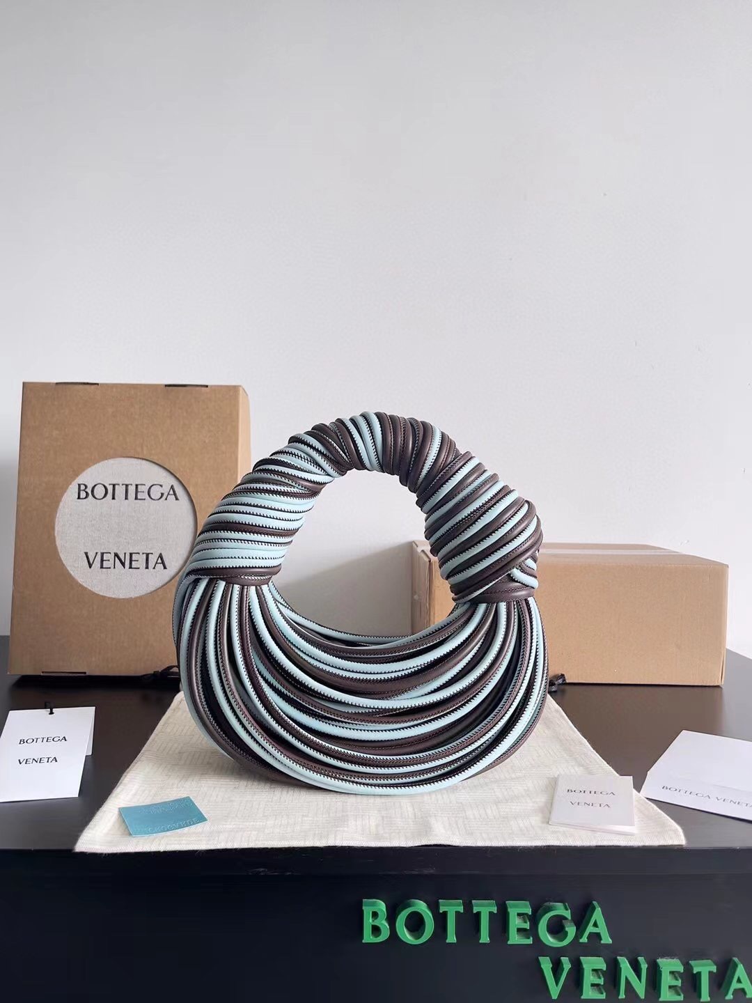 보테가 베네타 미니 조디 백