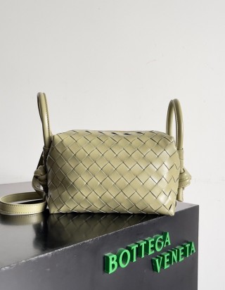 보테가 베네타 루프 백