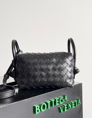 보테가 베네타 루프 백