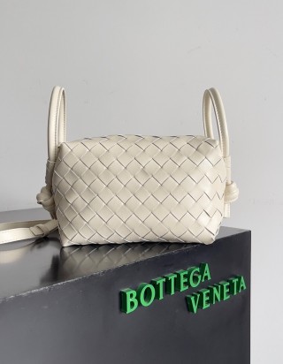 보테가 베네타 루프 백