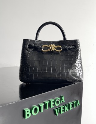 보테가 베네타 안디아모 크로커다일 가죽